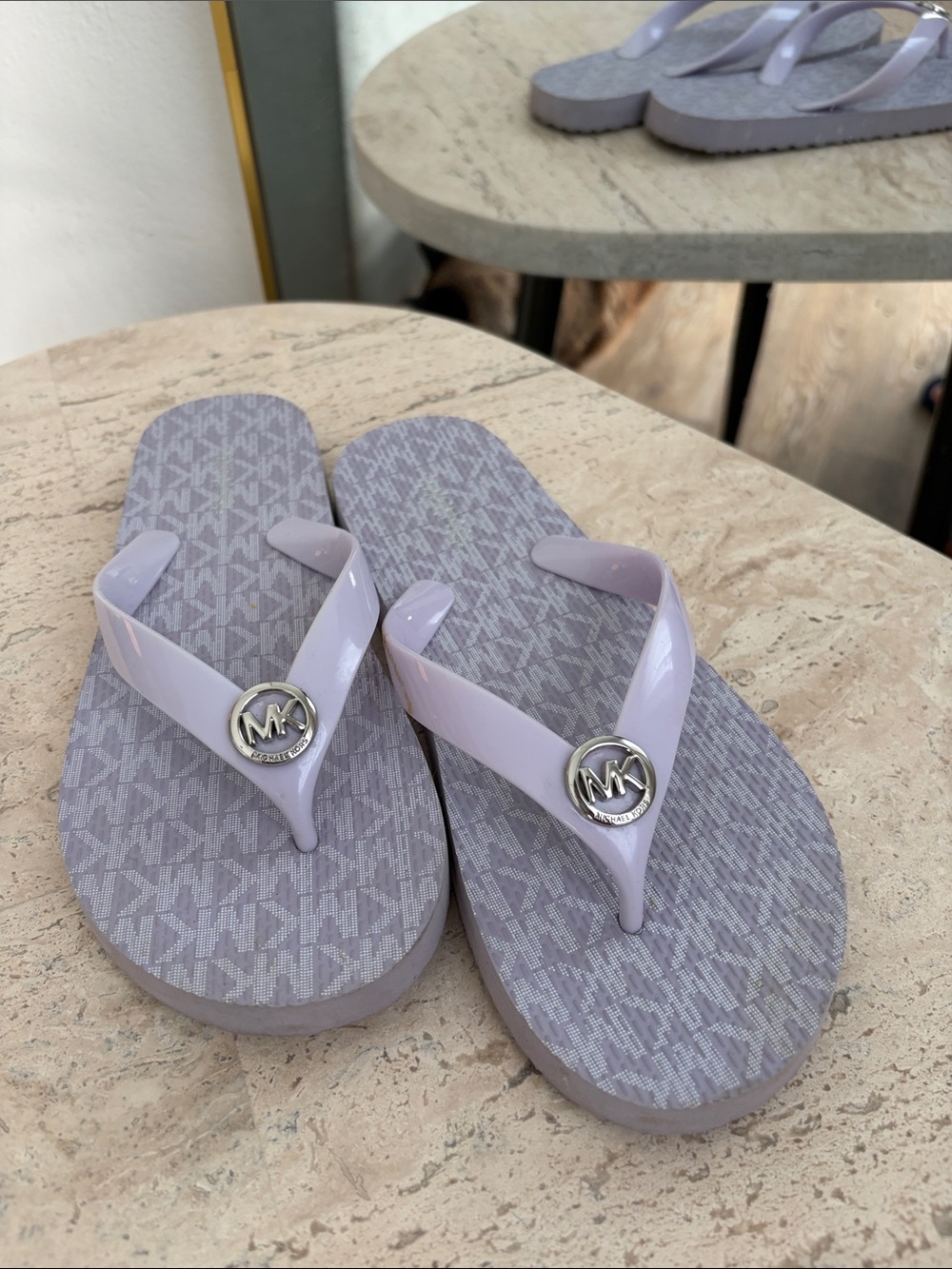 Michael Kors Lavender Logo Strap Flip Flops - Picture 4 of 7